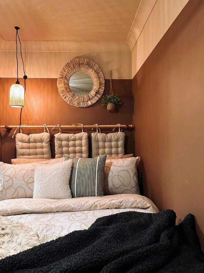 4-Bed Cotswold Getaway With Hot Tub & Gaming Room Churchdown Dış mekan fotoğraf